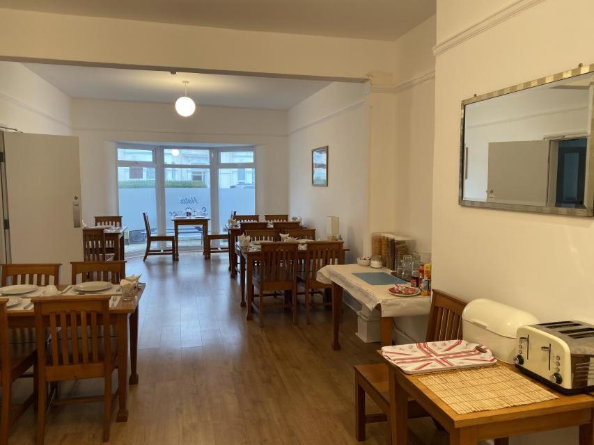 Hotel Sea Breeze Clacton-on-Sea Ngoại thất bức ảnh
