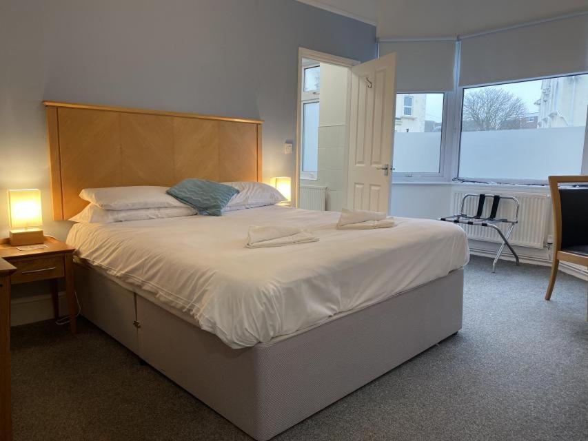 Hotel Sea Breeze Clacton-on-Sea Ngoại thất bức ảnh